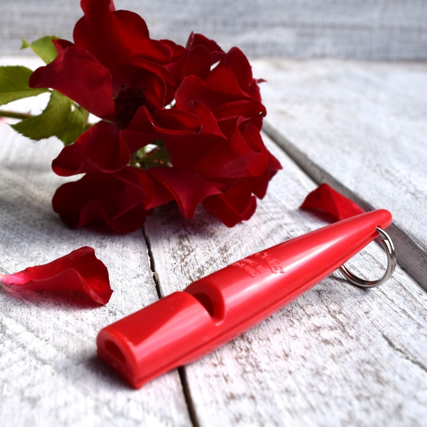 211.5 Dog Training Whistle. Medium High Single Note. Preferred by Larger Dog Breeds. BPA Free Plastic. Good Distance Whistle. Genuine Made in England (Carmine Red)